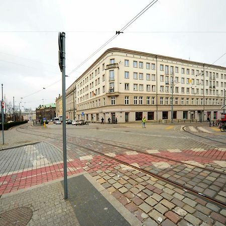 Very Berry - Podgorna 1C - Old City Apartments, Check In 24H Poznan Ngoại thất bức ảnh